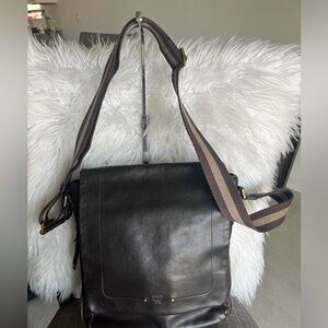 Men's Black Leather Messenger Bag with Adjustable Stripe Strap